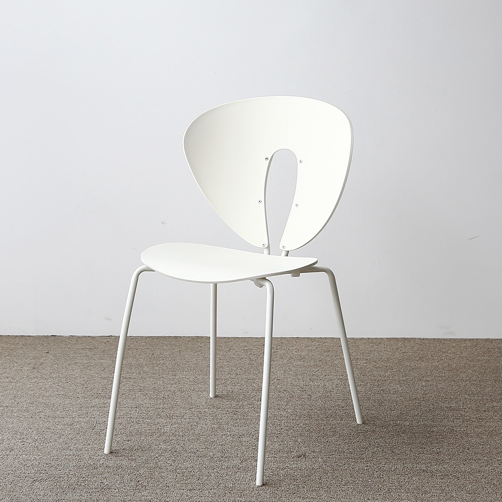 영가구오레아 미드센추리 모던 디자인 플라스틱 철제 카페 의자